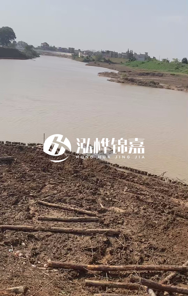 打松木樁施工用什么機(jī)械最好-松木樁施工技術(shù)要求？