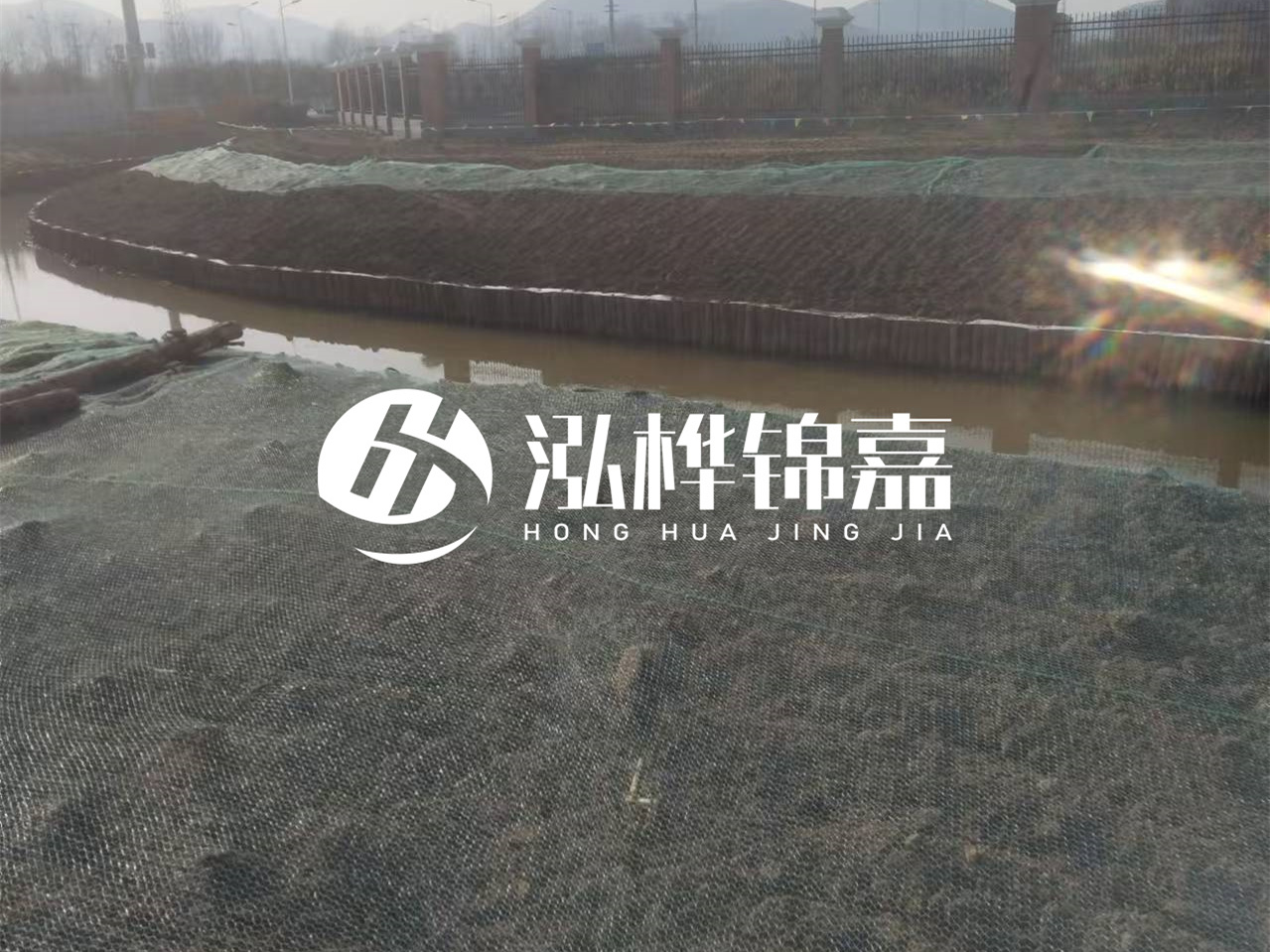 河道木樁打不下去怎么辦？河道打樁木能在水里使用多少年？